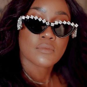 Black cat eye sunglasses with rhinestones